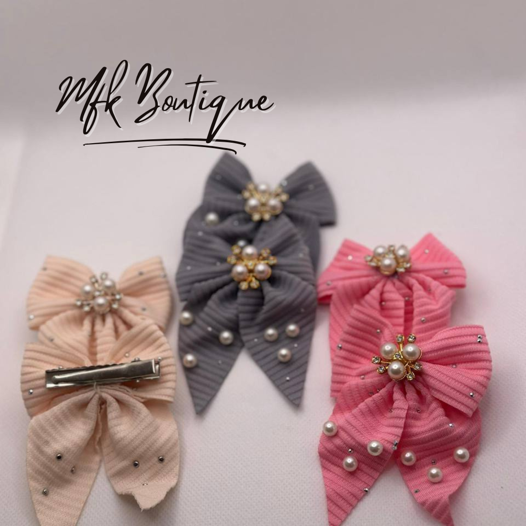 Pinces à cheveux à pompons floraux